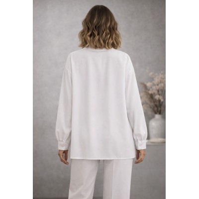 Λευκό πουκάμισο oversize με πέτρες στον γιακά